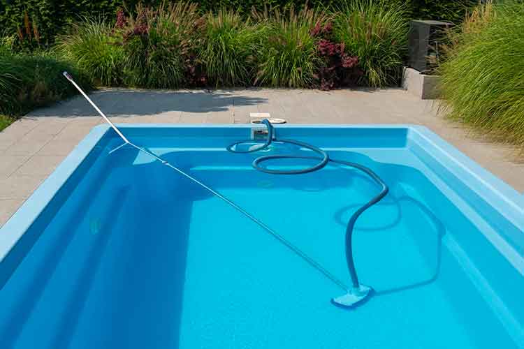 Inspecting, cleaning, and servicing filtration systems for consistent, efficient performance.