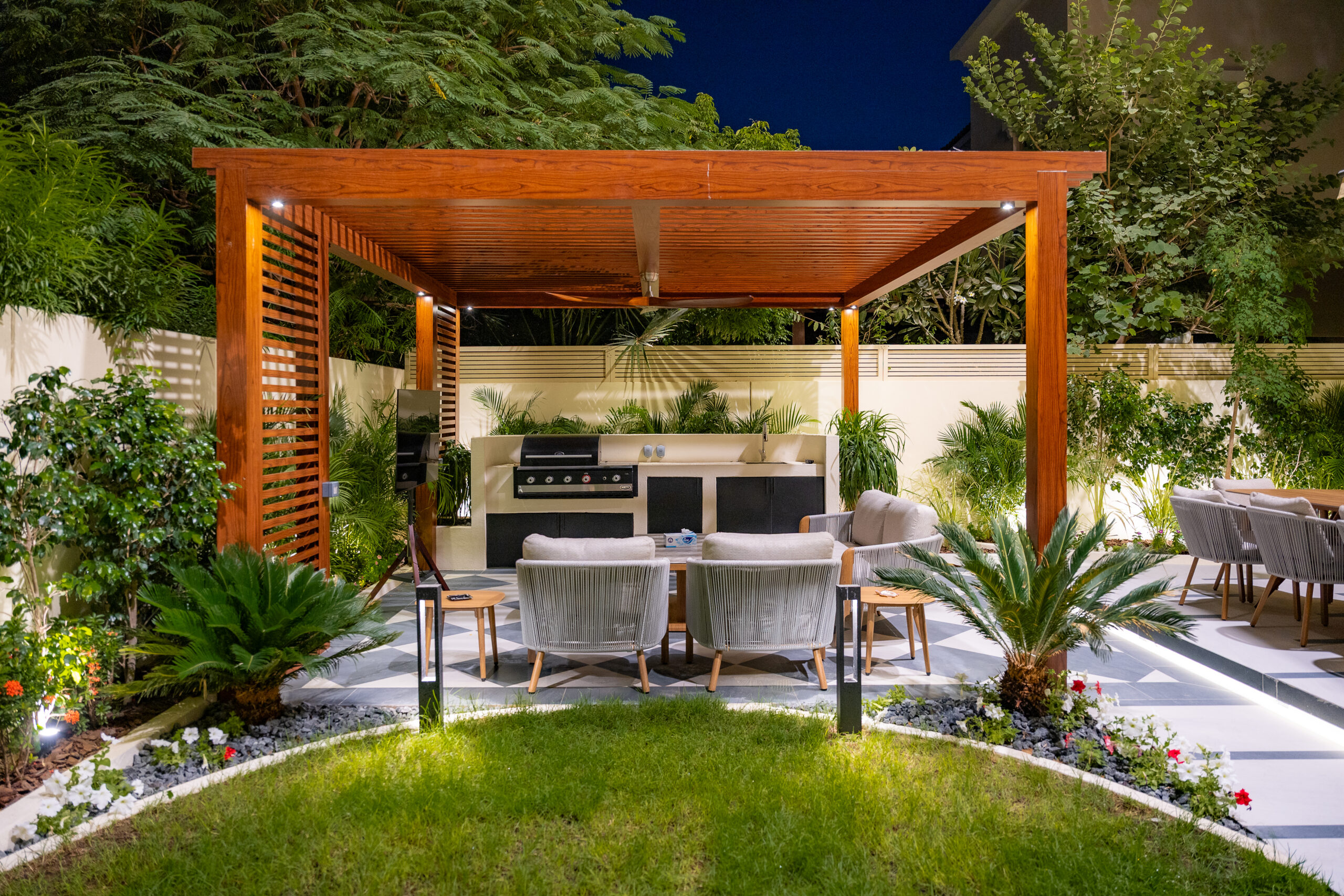 How to Design a Low Maintenance Villa Garden in Dubai