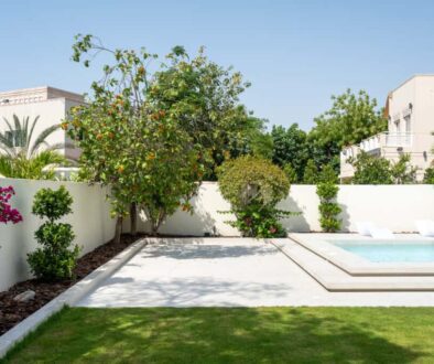 Creative Ways to Combine Synthetic Grass with Natural Plants